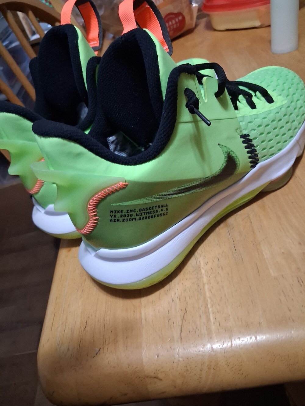 Brand New (No Box) Never Worn Nike Lebron Witness 5 Grinch - Picture 2 of 4